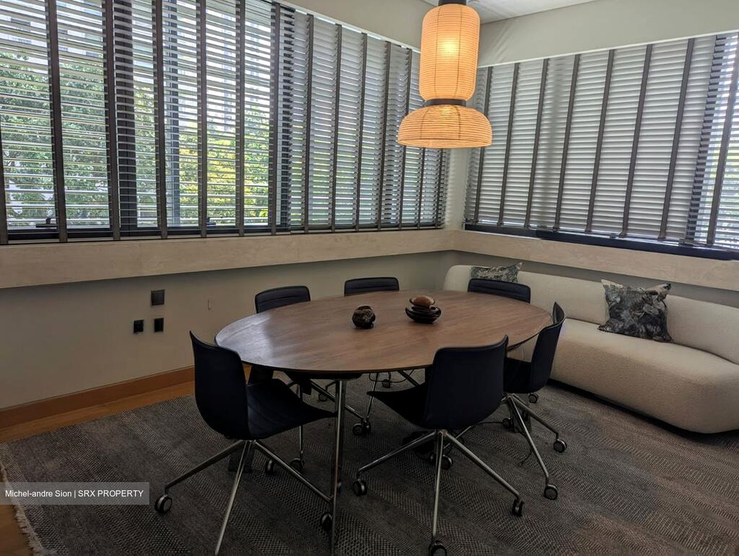 Hana (D10), Office #566789991